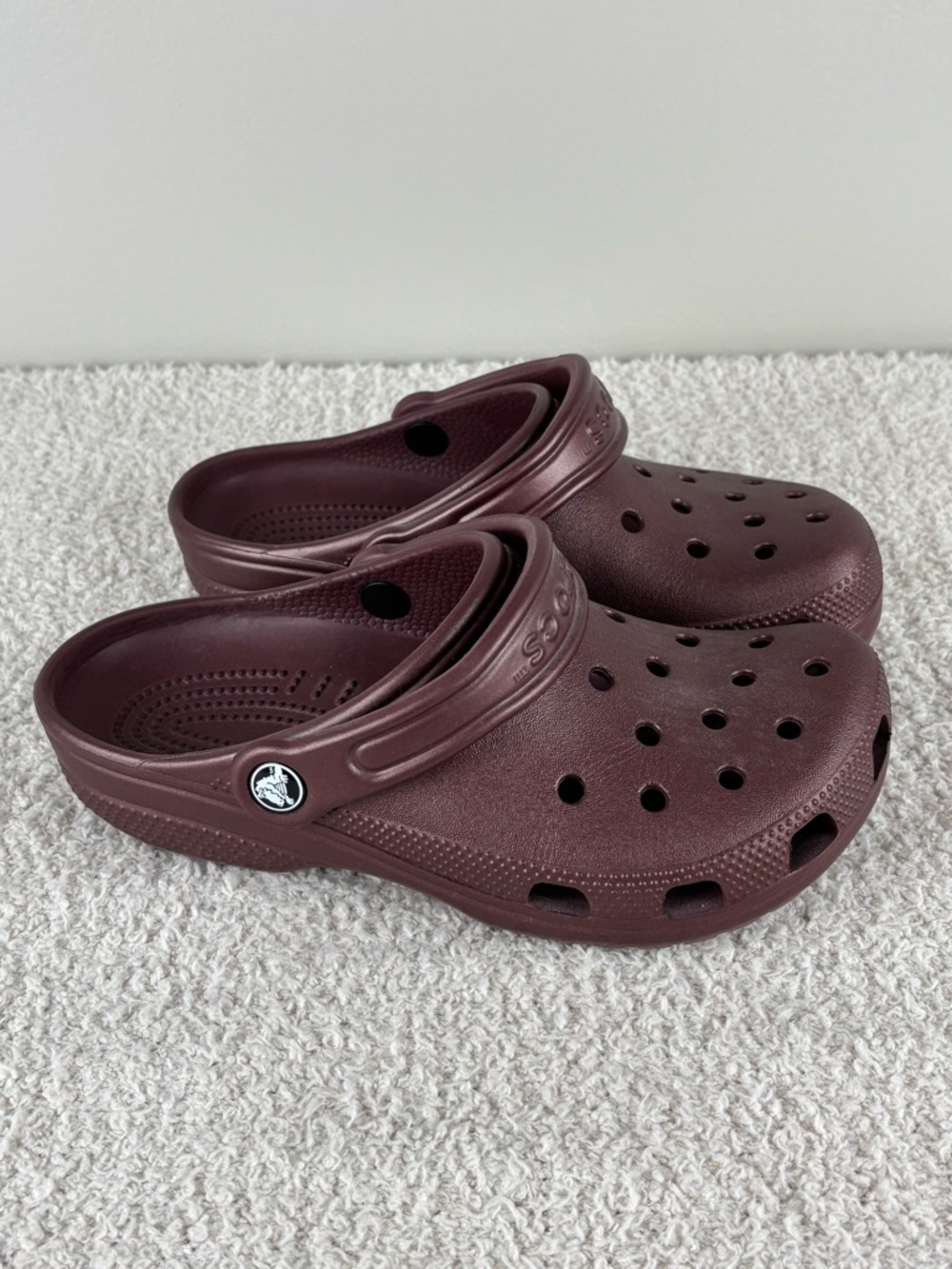 Crocs Shoes Women 6 Men 4 Burgundy Classic Light Metallic Slip On Comfort Clog